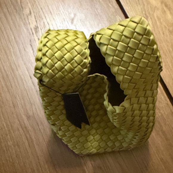 NEW NAGHEDI kyoto clutch handwoven chartreuse